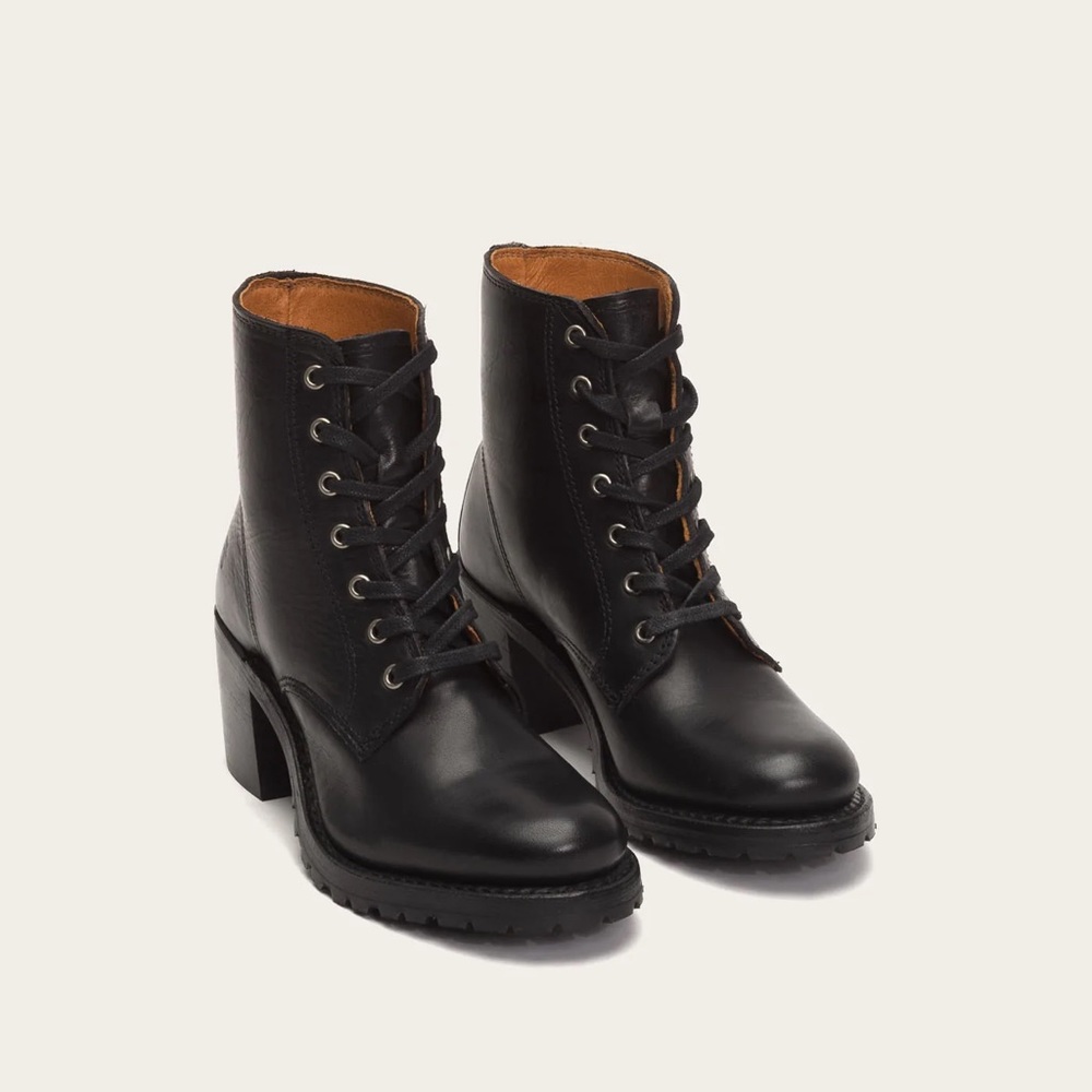 Frye Sabrina 6G Black Leather Retro Lace Up Classic Combat Moto Ankle Booties
